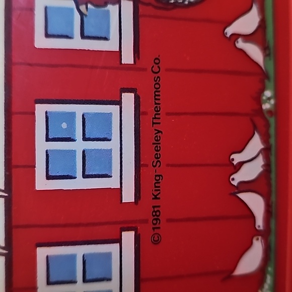 Vintage 1981 Thermos co Red Barn lunch box with cup - Picture 4 of 15